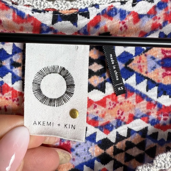 Anthropologie Akemi + Kin Top Women's Size XS Floral Print Raglan Lace Trim Boho - Picture 10 of 11